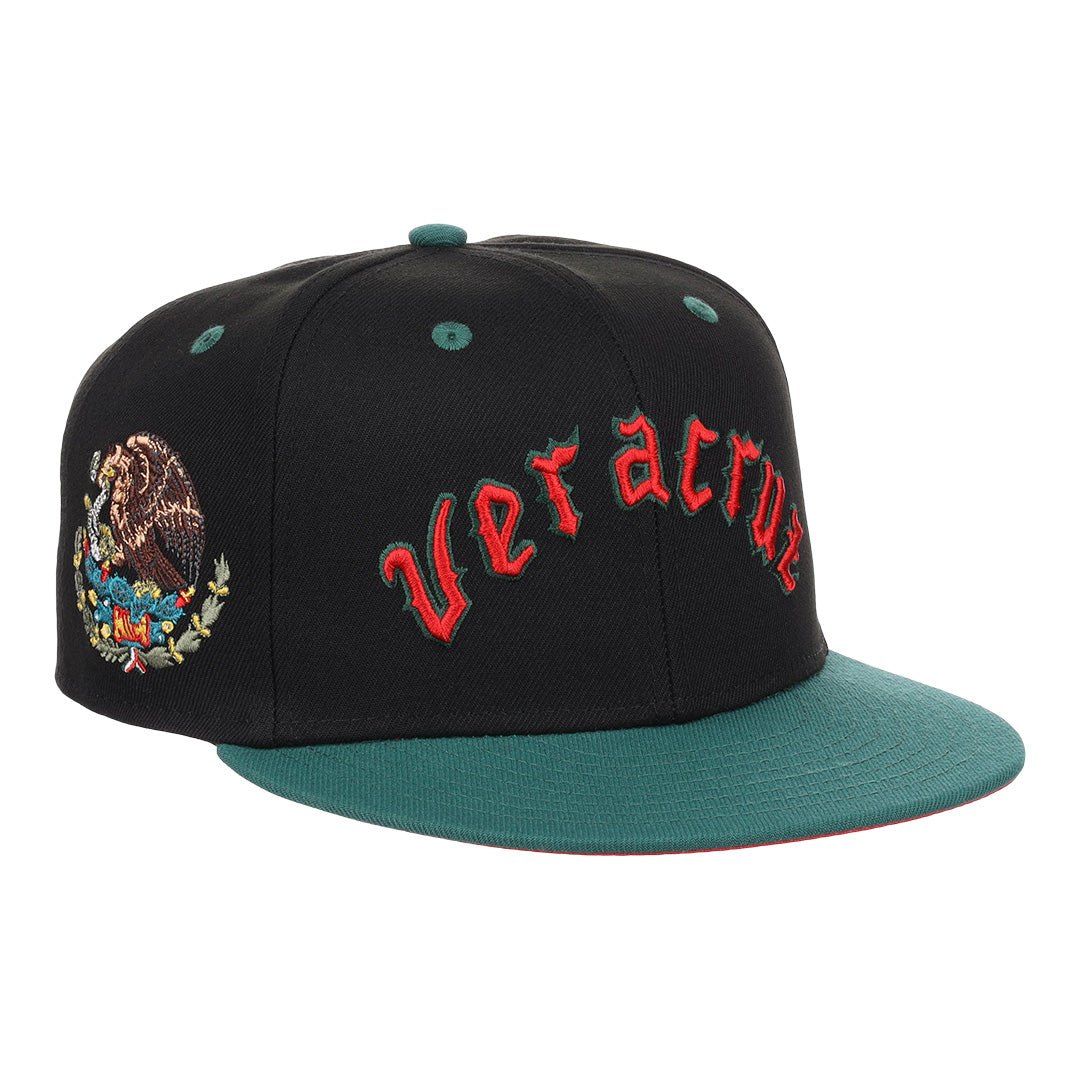 Veracruz Azules NLB Flip Fitted Ballcap product image 1, provided for visual reference and product detail review