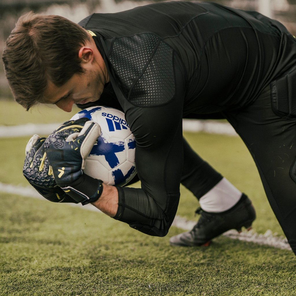 BodyShield Goalkeeper Light Matchday 3/4 Undershirt product image 2, provided for visual reference and product detail review