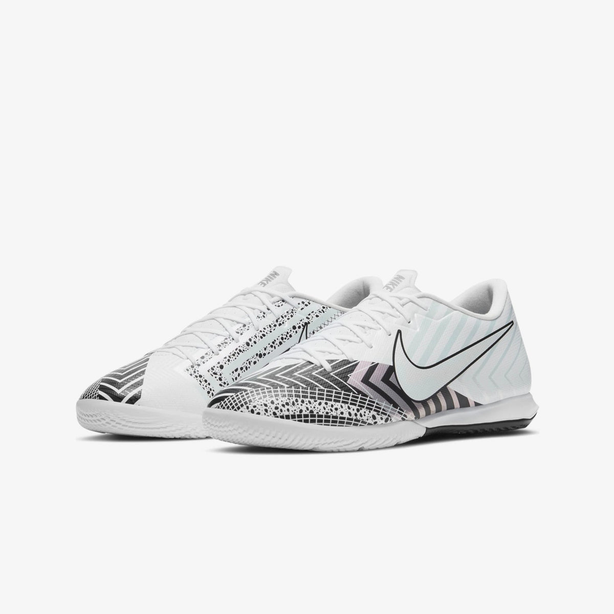 Mercurial Vapor 13 Academy IC Indoor Soccer Shoes Men product image 3, provided for visual reference and product detail
