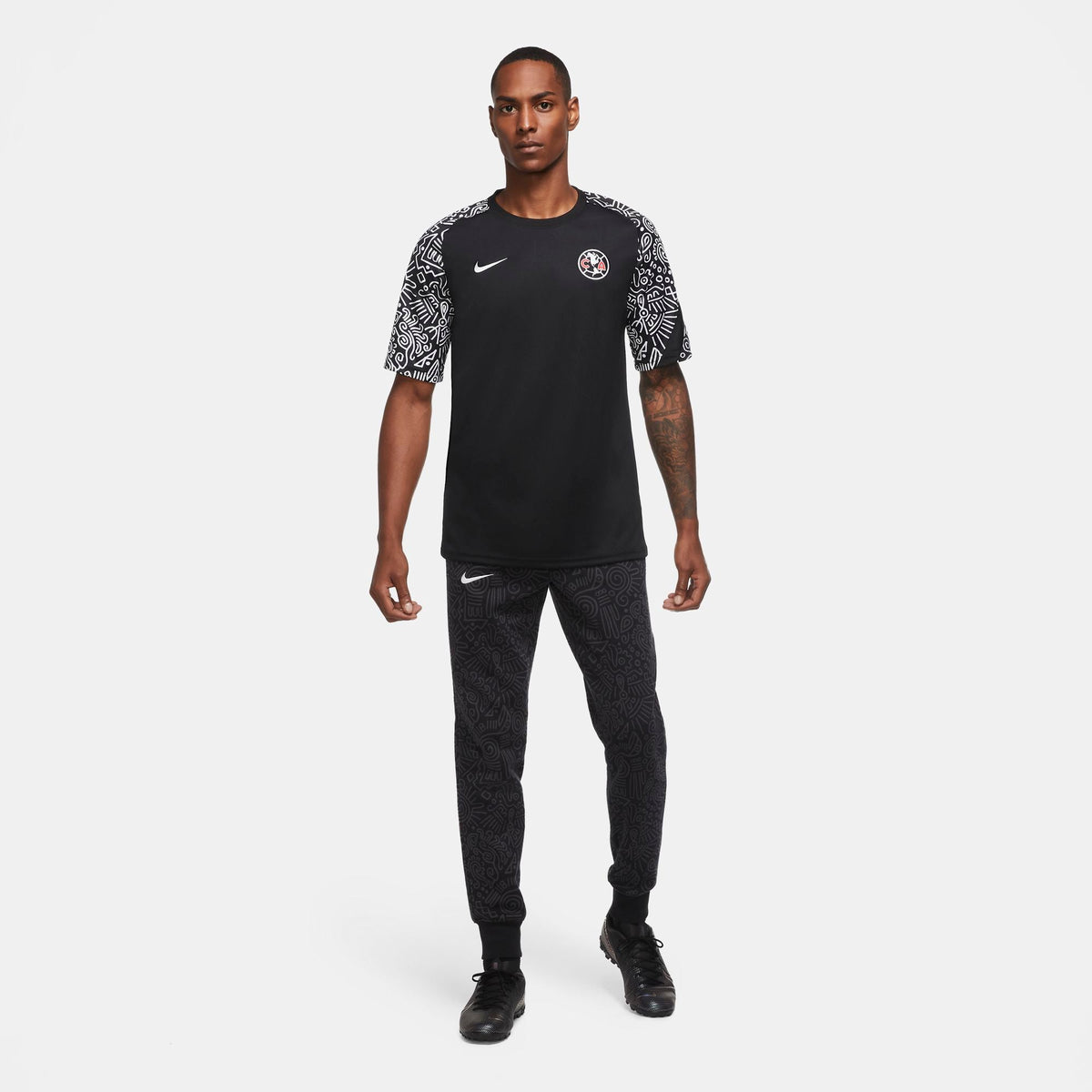Club America Men Fleece Soccer Pants product image 1, provided for visual reference and product detail review