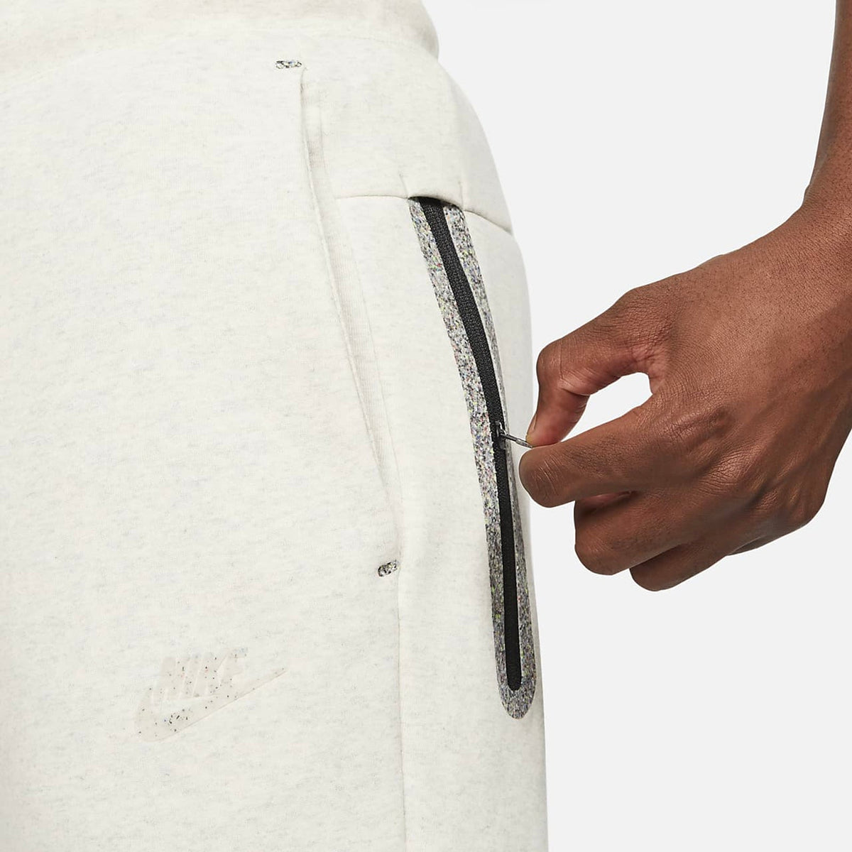 Nike Sportswear Tech Fleece Men Trousers product image 4, provided for visual reference and product detail review