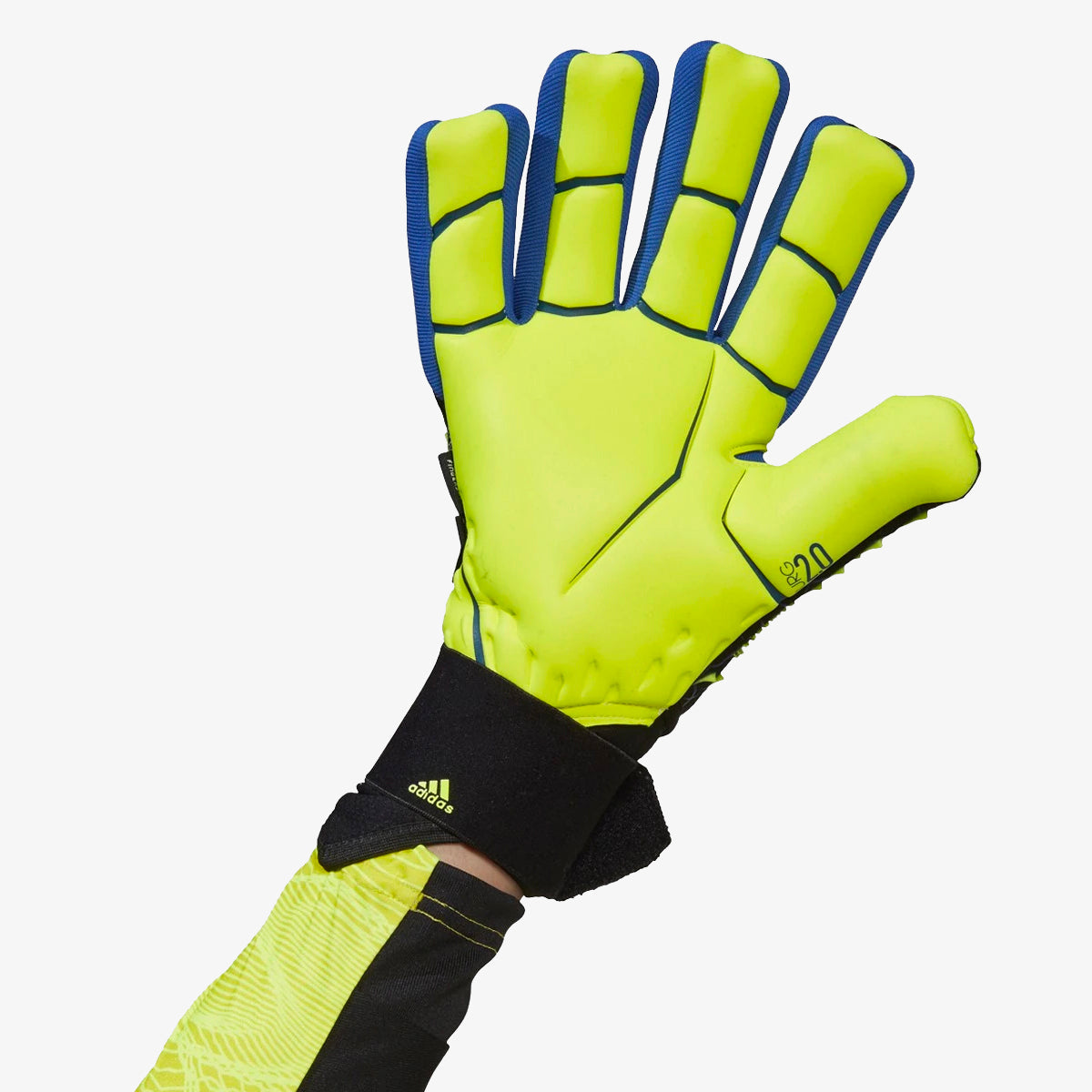 Predator Pro Ultimate Goalkeeper Gloves product image 3, provided for visual reference and product detail review