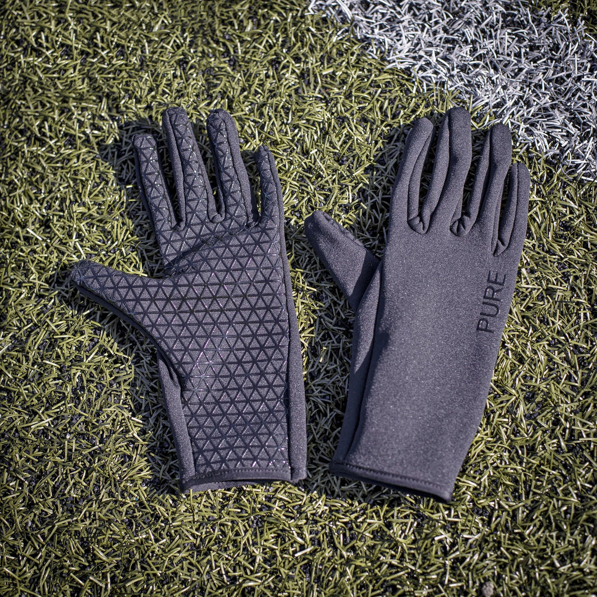 Puregrip Blackout Field Player Glove Black product image 1, provided for visual reference and product detail review