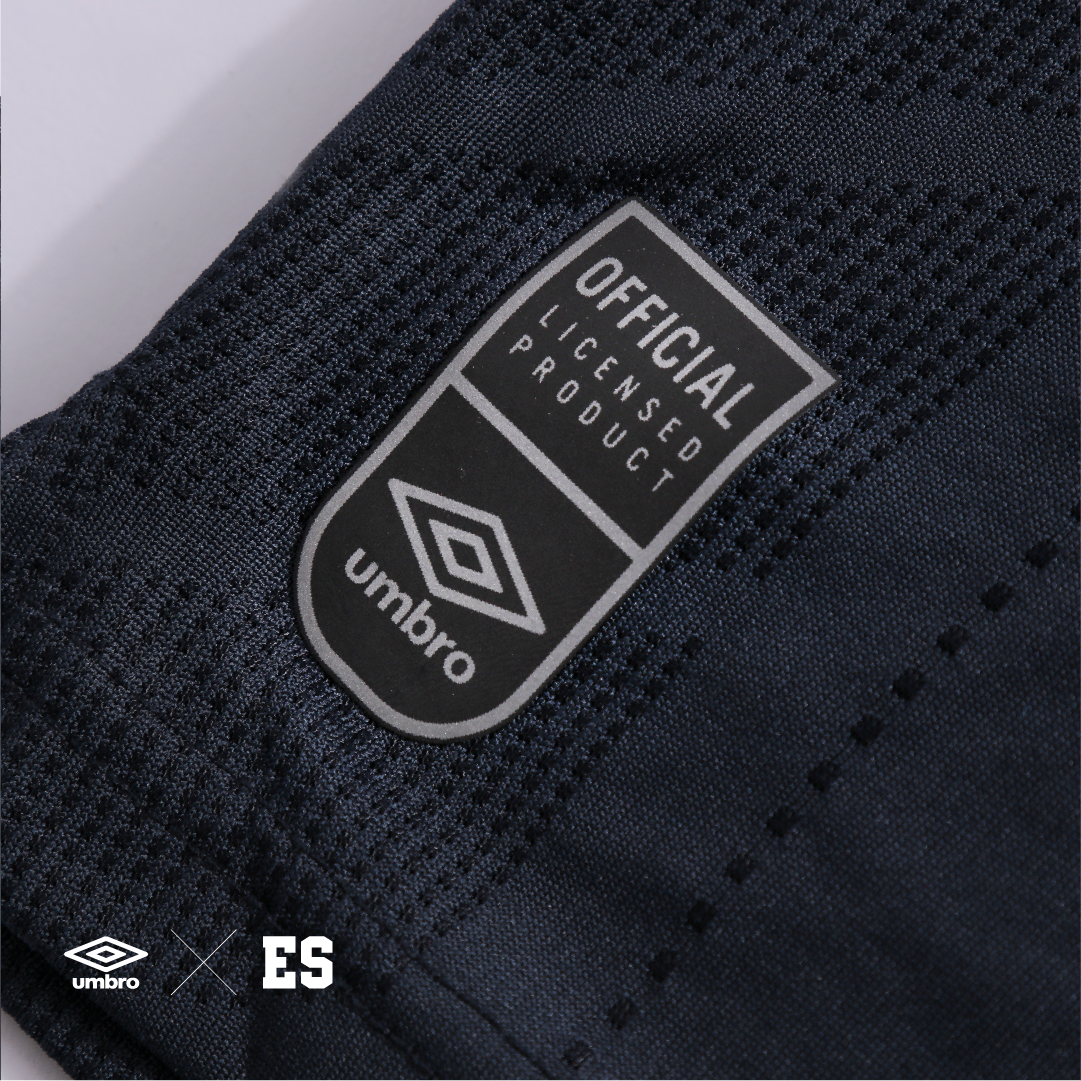 Umbro Men El Salvador Third Long Sleeve Soccer Jersey product image 5, provided for visual reference and product detail